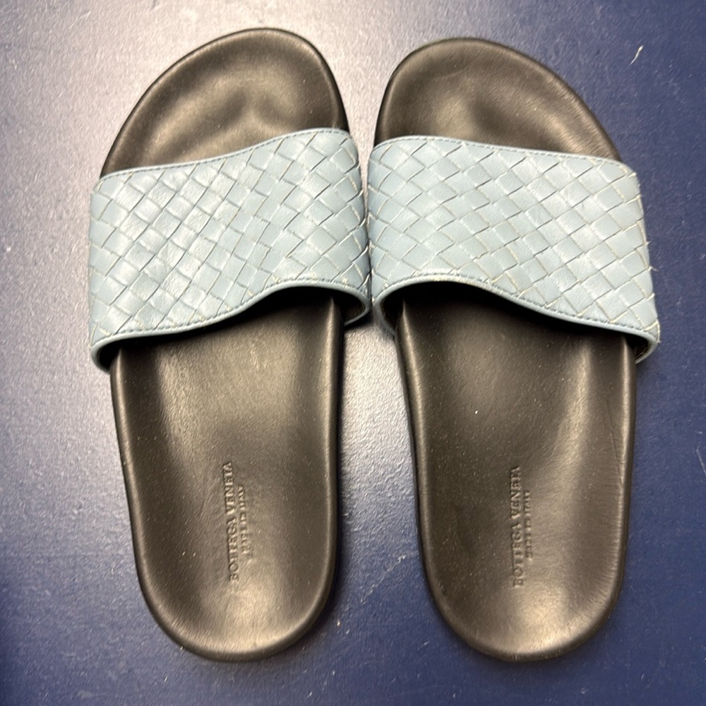 Bottega vents slides